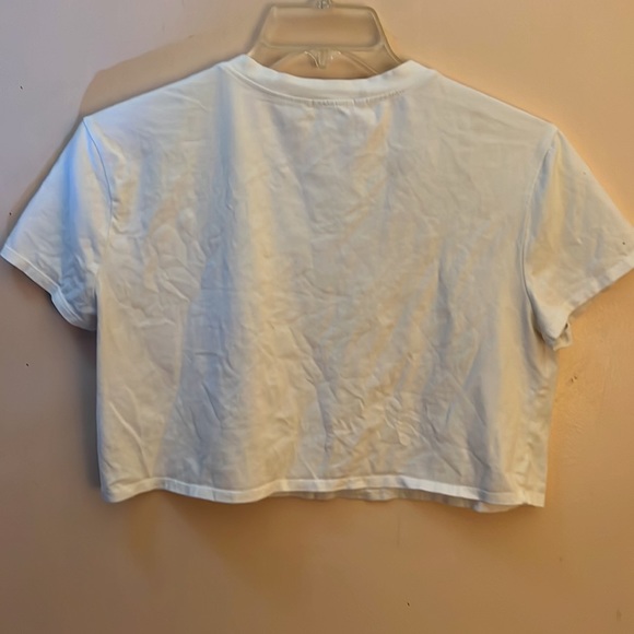 Woman’s white basic crop top T - Picture 4 of 4